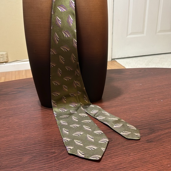 Chanel Mens Tie (Authentic) - Picture 9 of 10